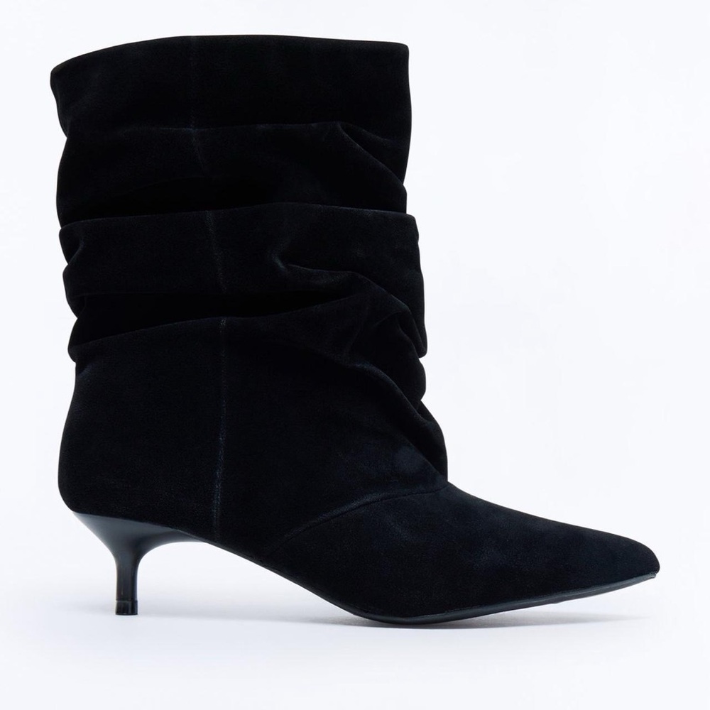 Slouch suede-like kitten heel booties size 7.5 brand new